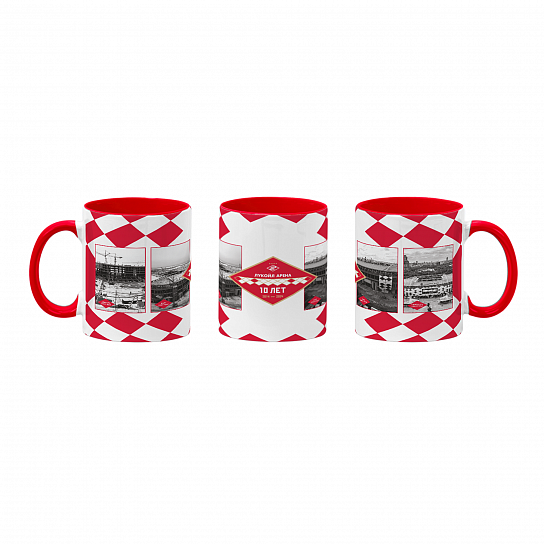 Red mug with “10 years” print